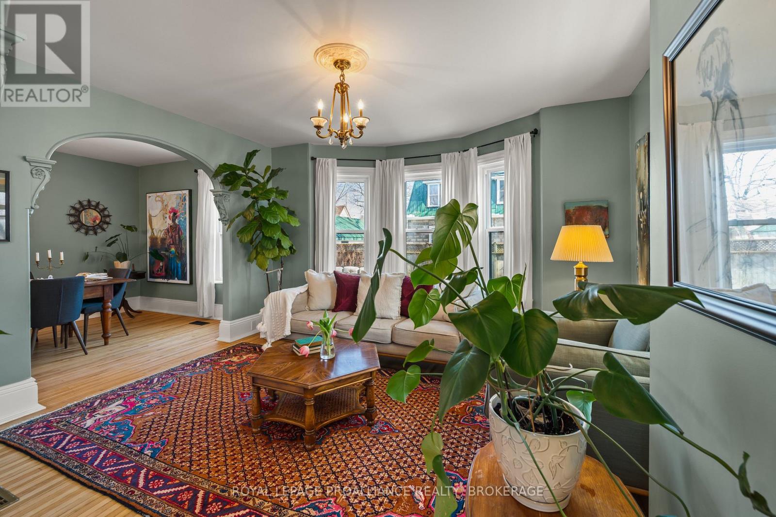 145 CHARLES STREET N - 35