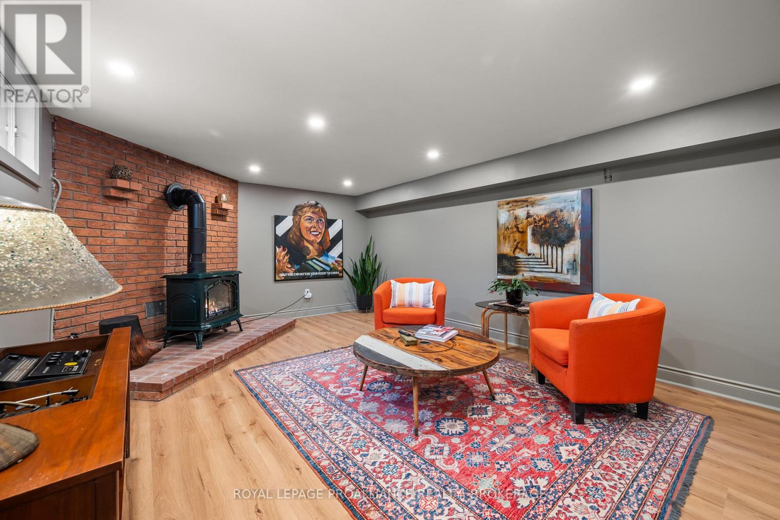 145 CHARLES STREET N - 7