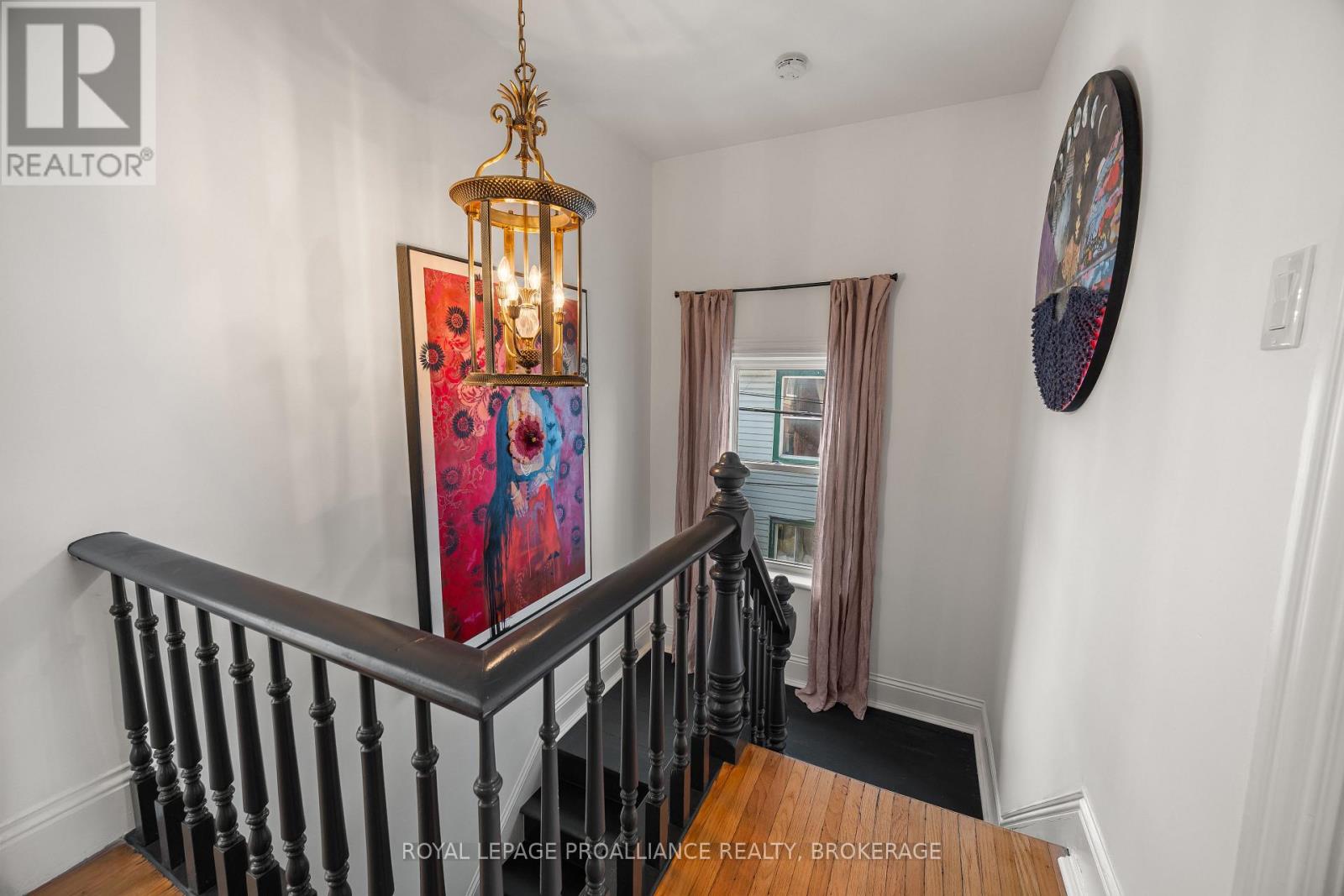 145 CHARLES STREET N - 9
