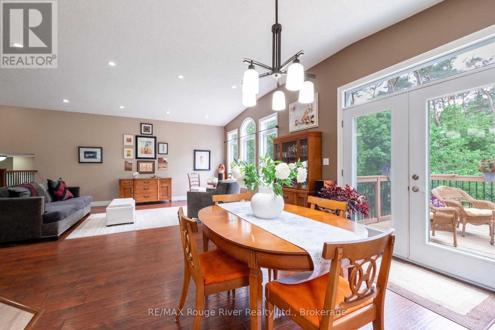 149 PINE TREE LANE - 13
