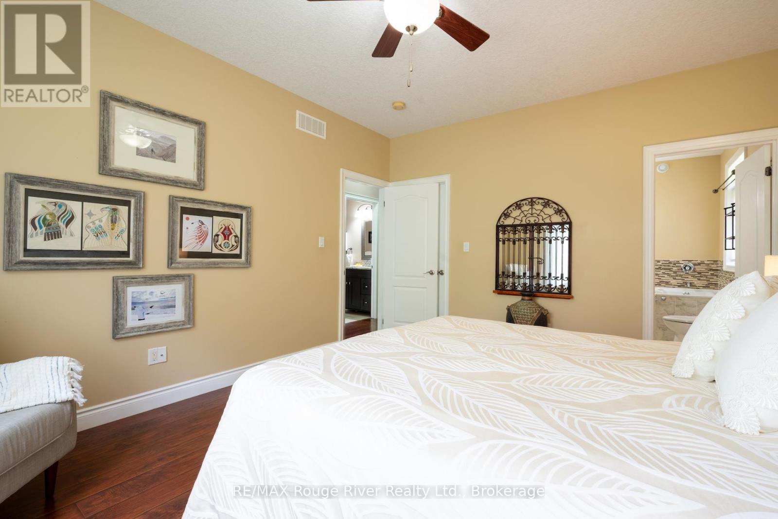 149 PINE TREE LANE - 24