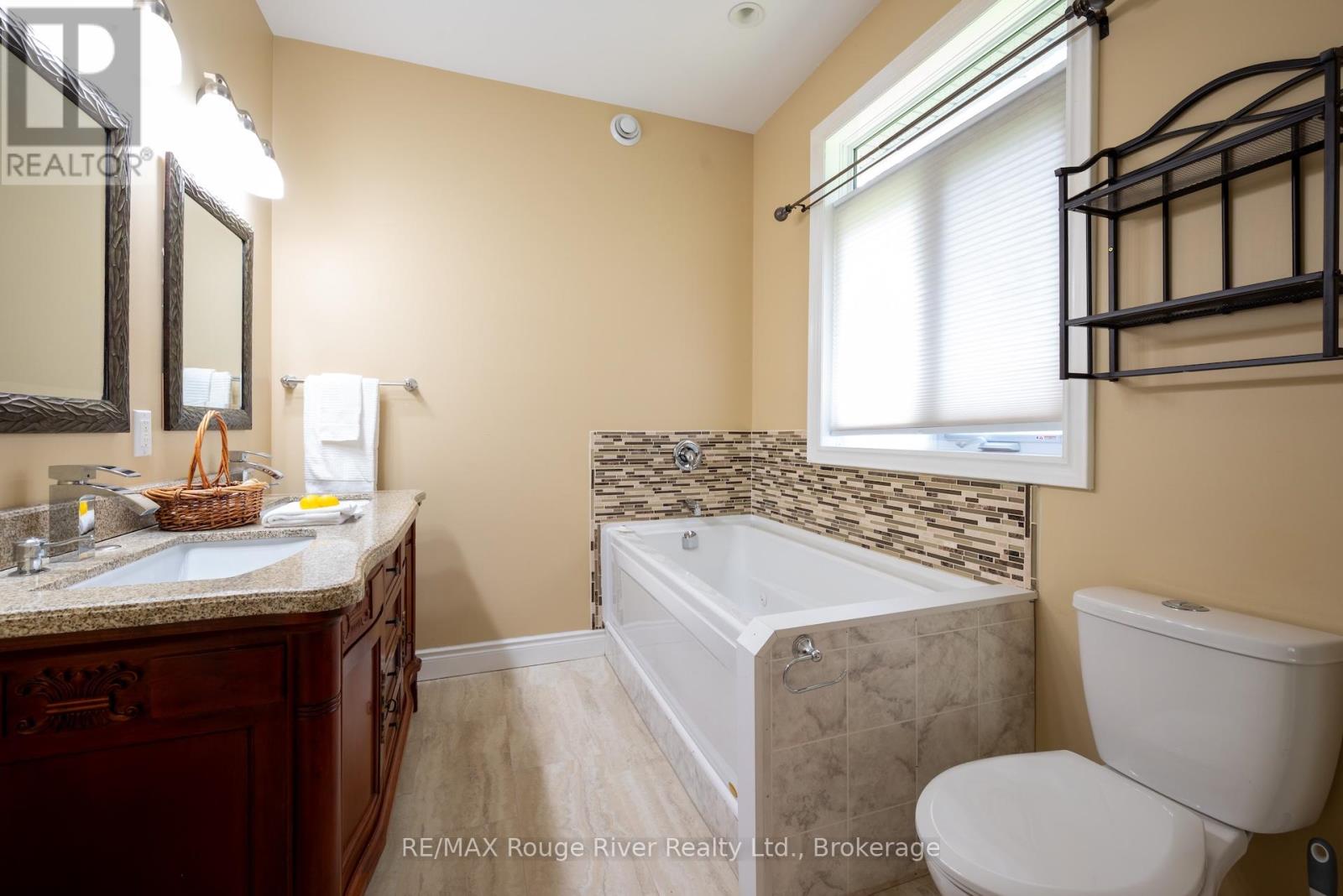 149 PINE TREE LANE - 25