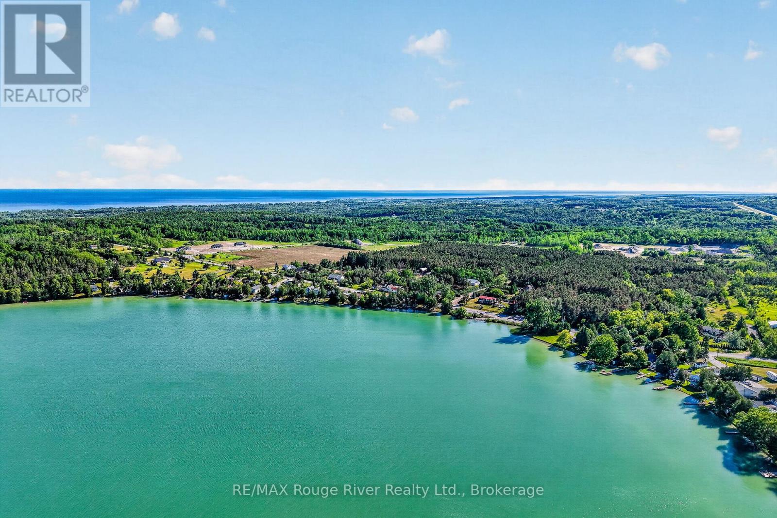 149 PINE TREE LANE - 35