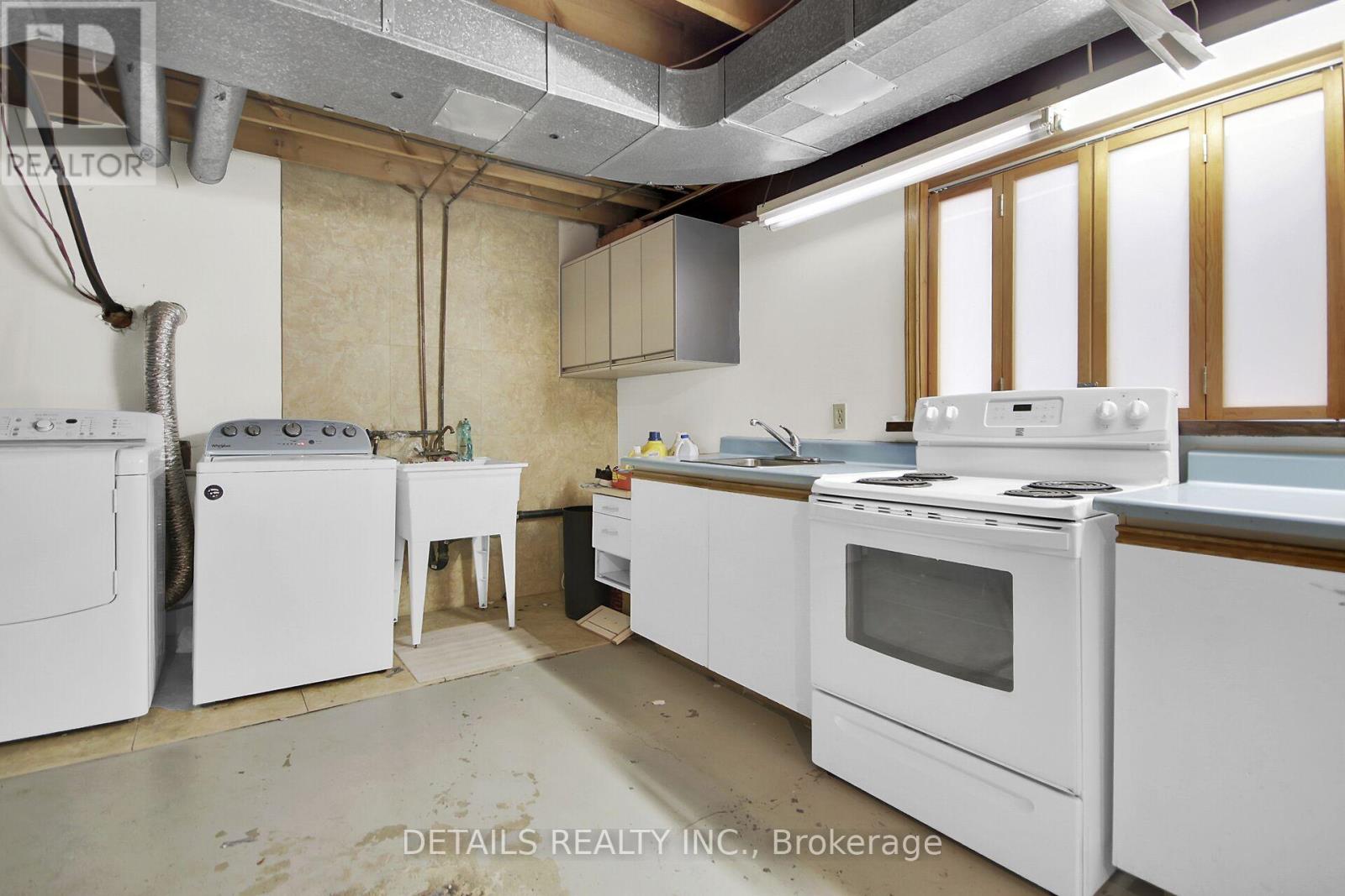 2876 TRESA COURT - 34