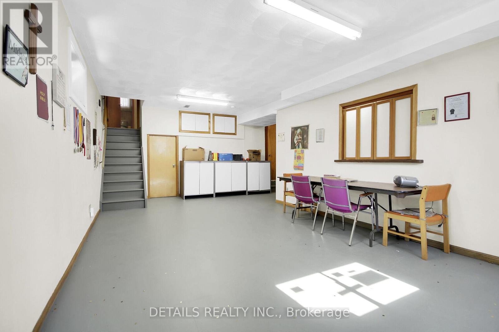 2876 TRESA COURT - 37