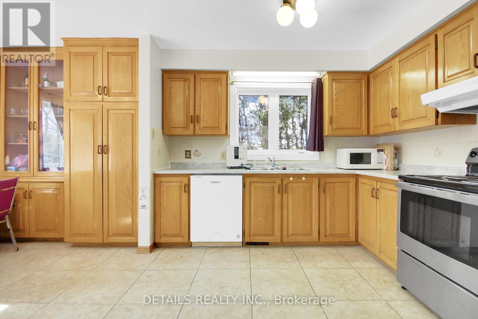 2876 TRESA COURT - 7