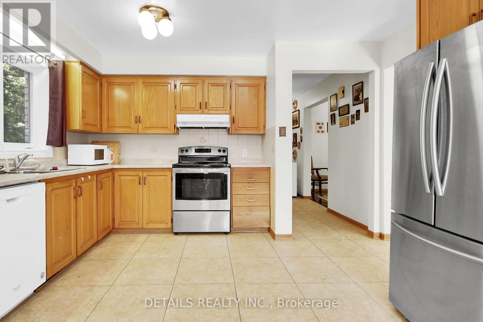 2876 TRESA COURT - 8