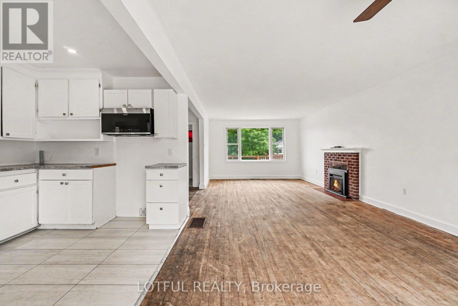 832 REX AVENUE - 10