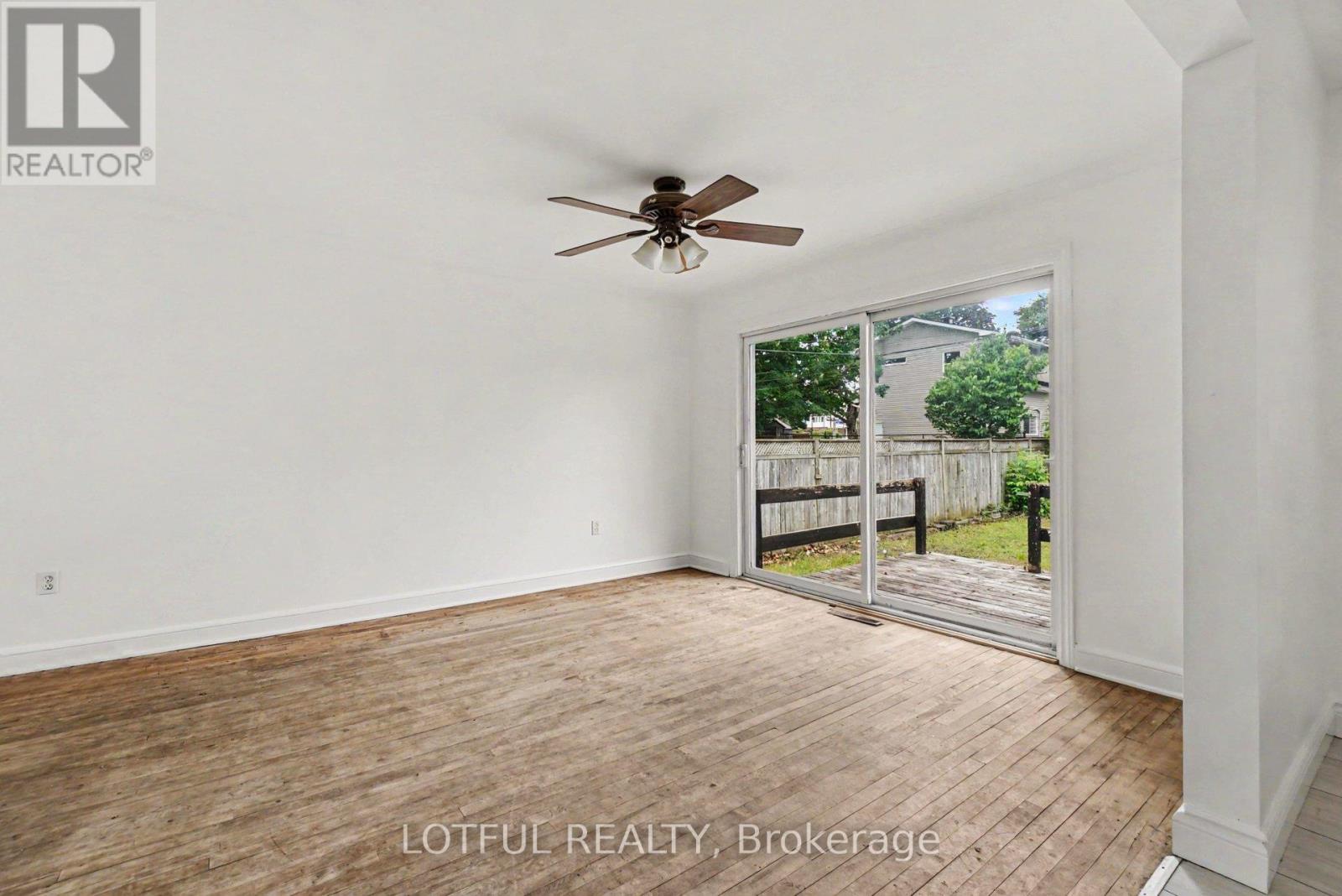 832 REX AVENUE - 11