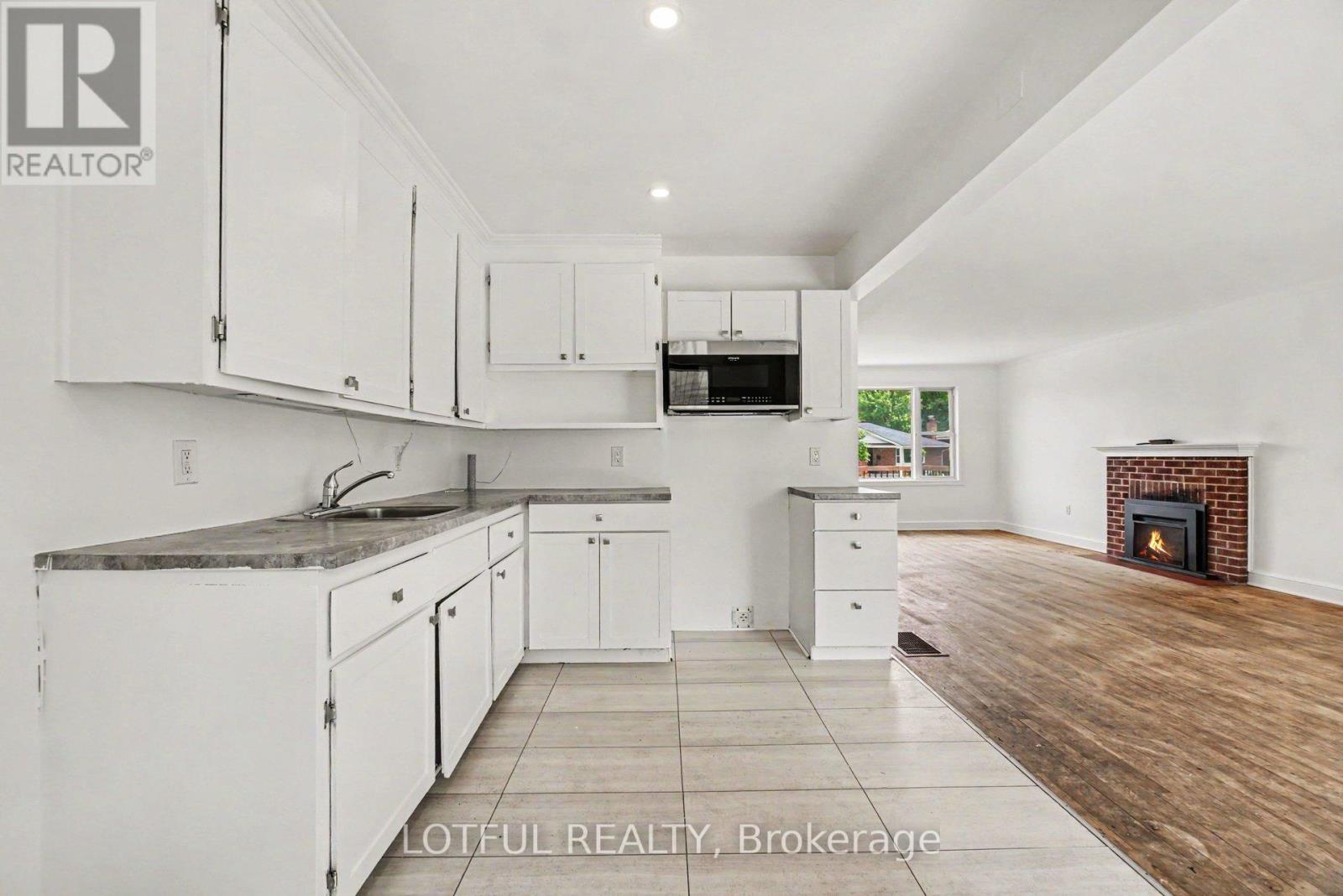 832 REX AVENUE - 17
