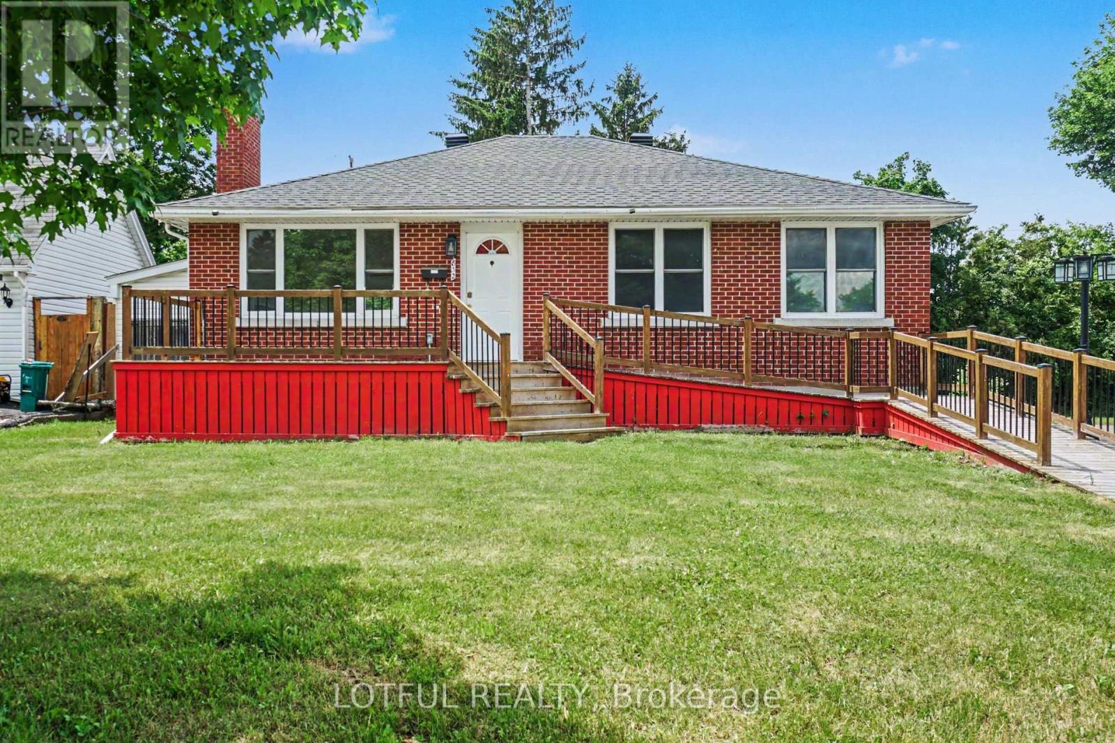 832 REX AVENUE - 2