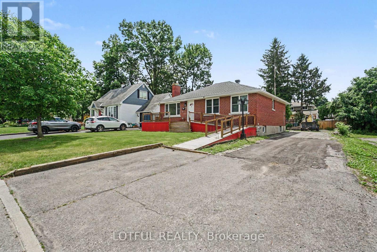 832 REX AVENUE - 3