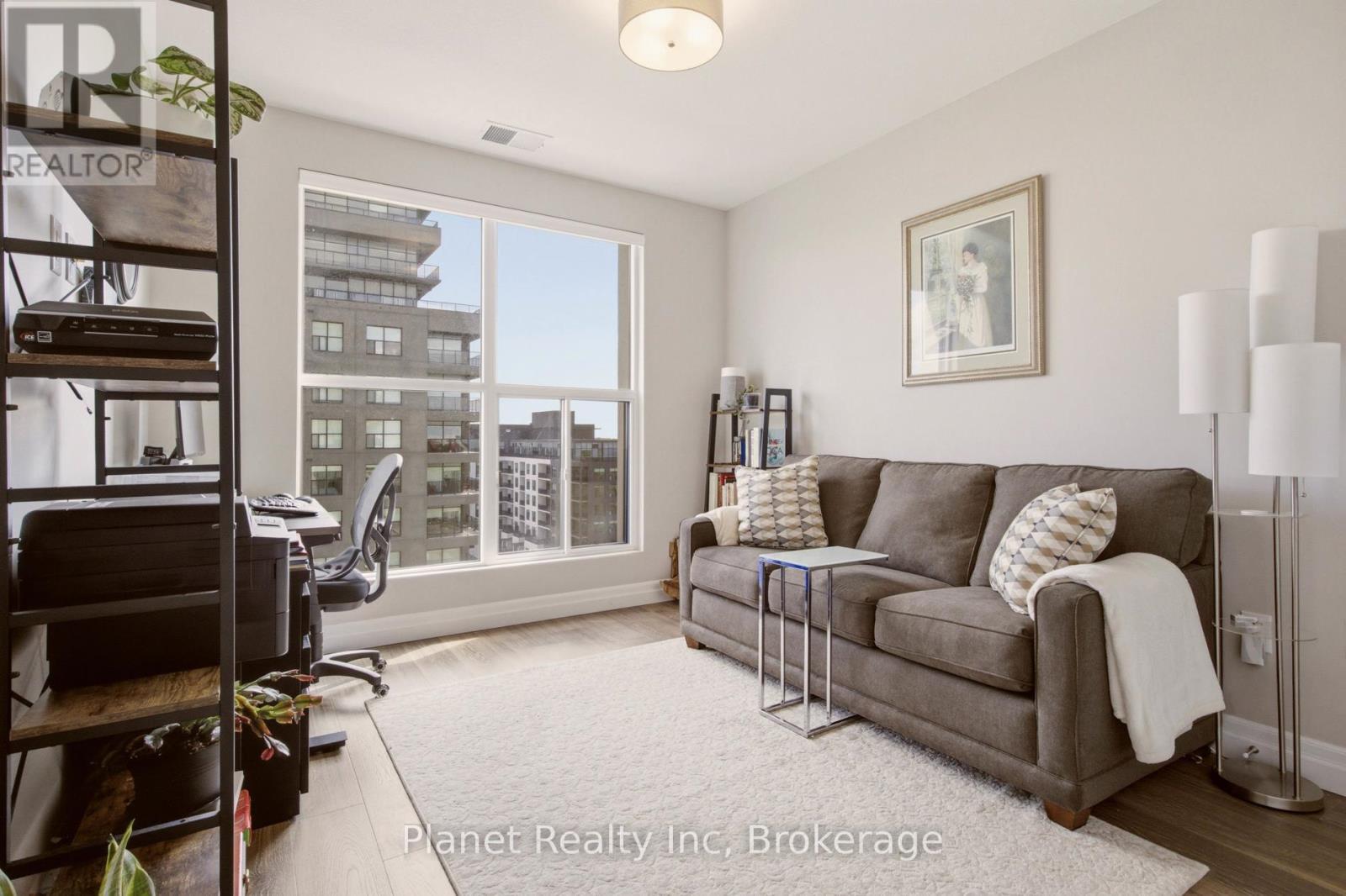 #910 1878 GORDON STREET - 14