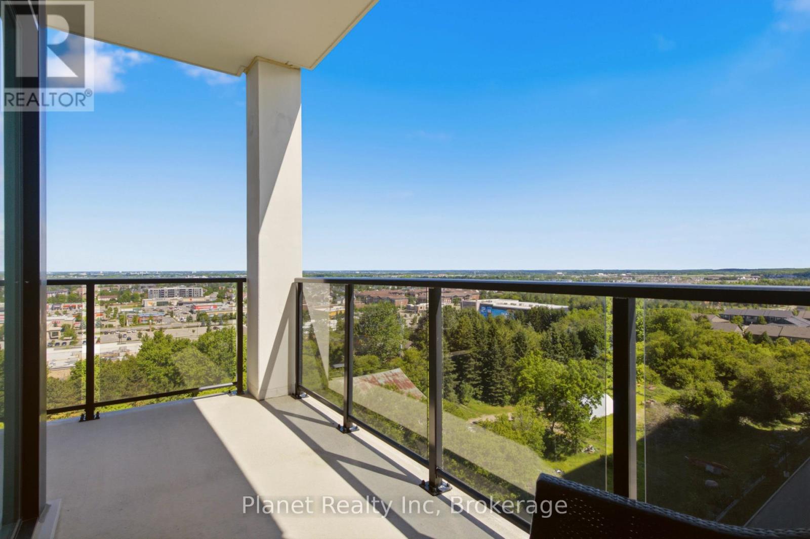 #910 1878 GORDON STREET - 20