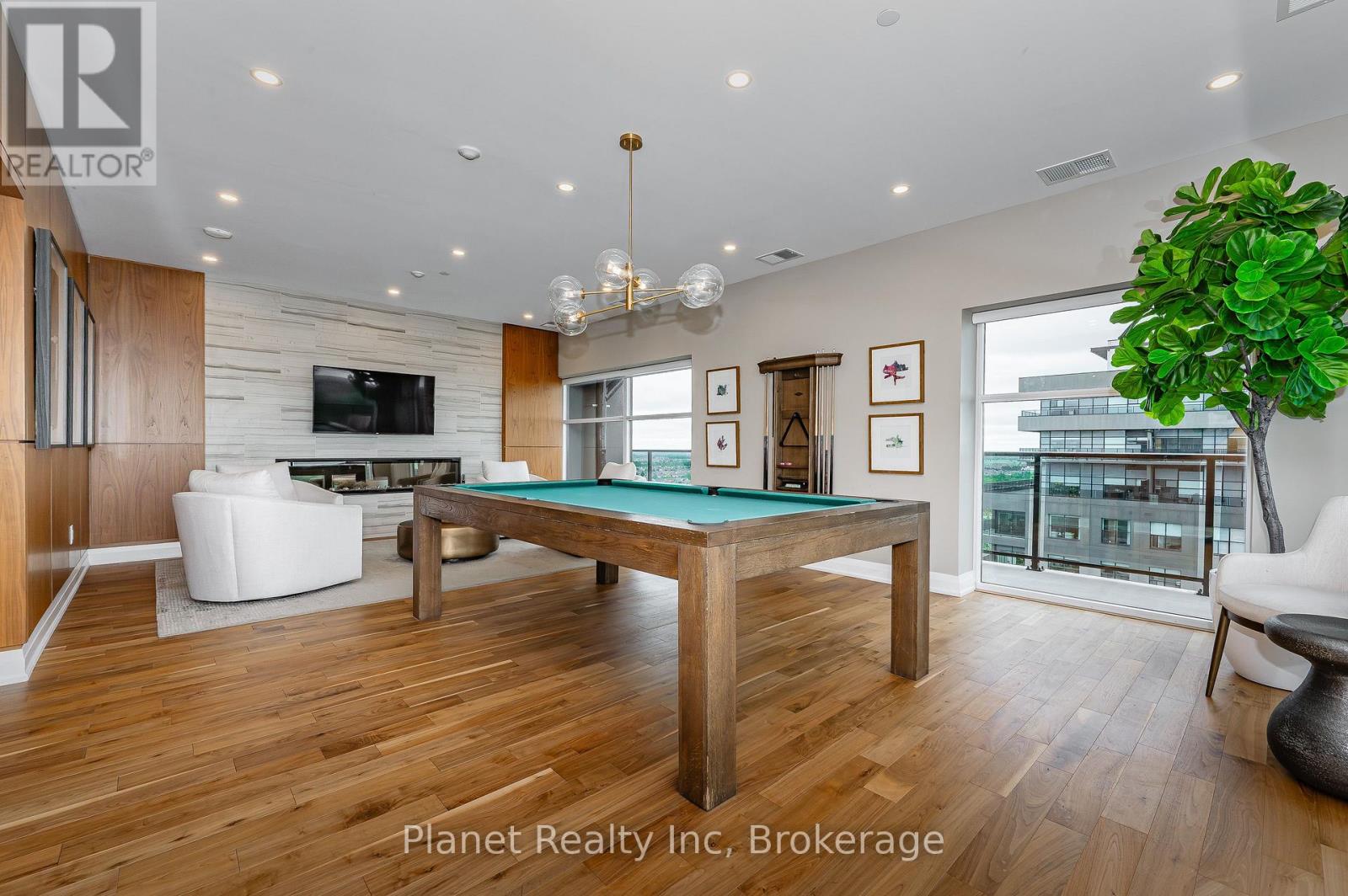 #910 1878 GORDON STREET - 25