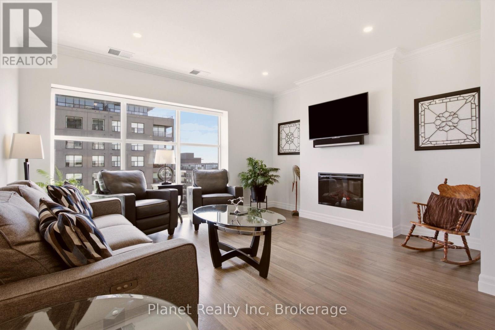 #910 1878 GORDON STREET - 8