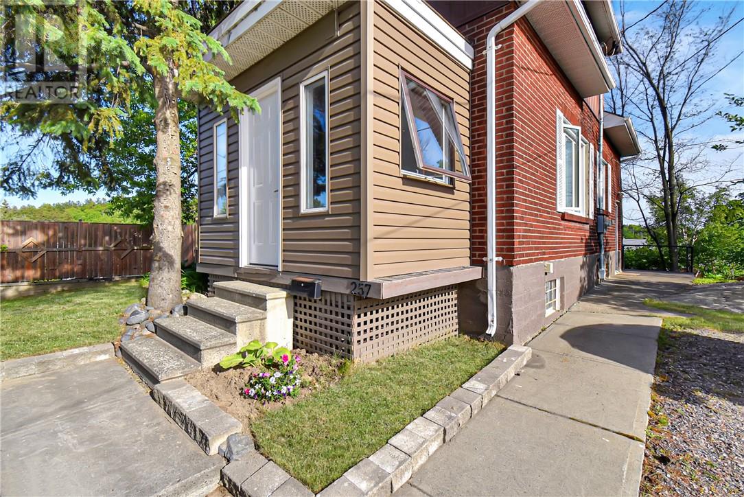 257 Lloyd Street - 5