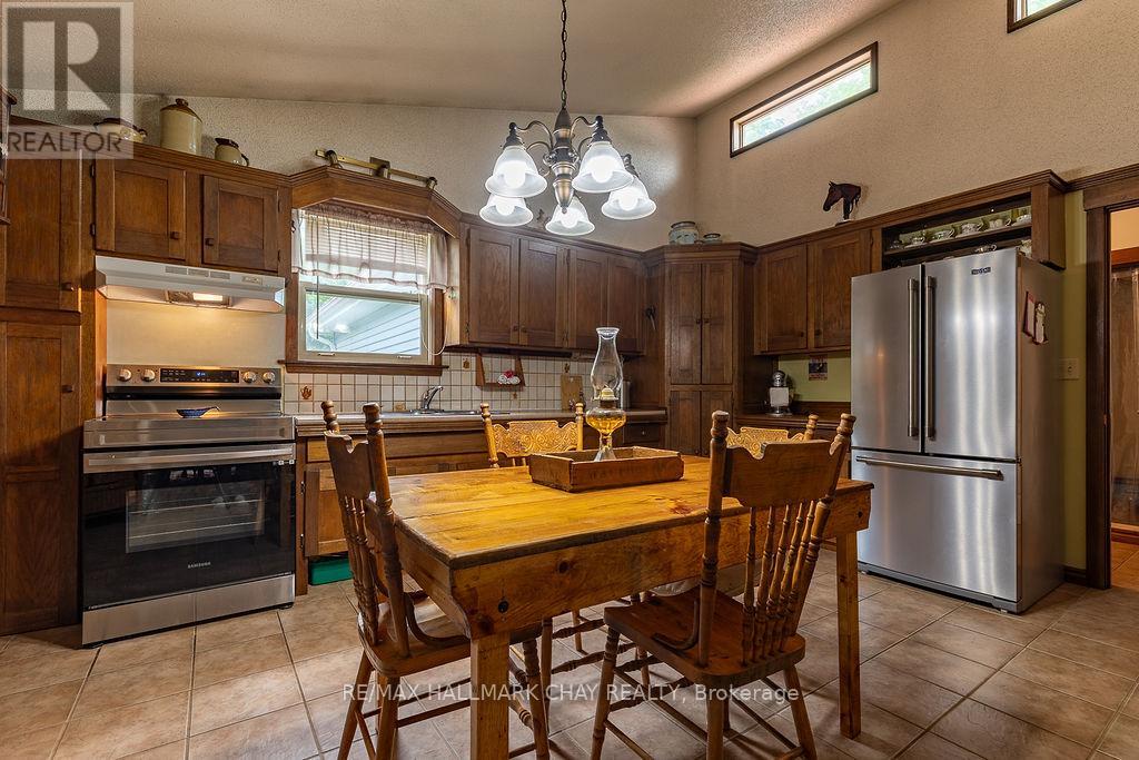 3204 VASEY ROAD - 11