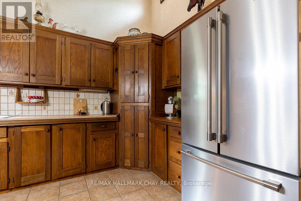 3204 VASEY ROAD - 12