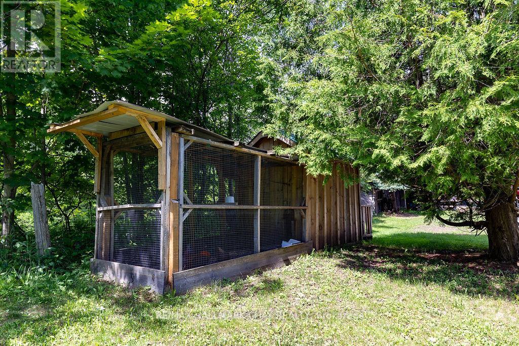 3204 VASEY ROAD - 23