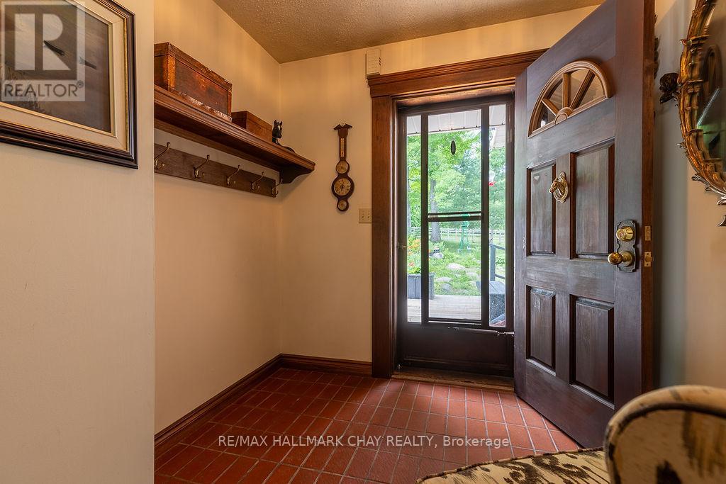 3204 VASEY ROAD - 6