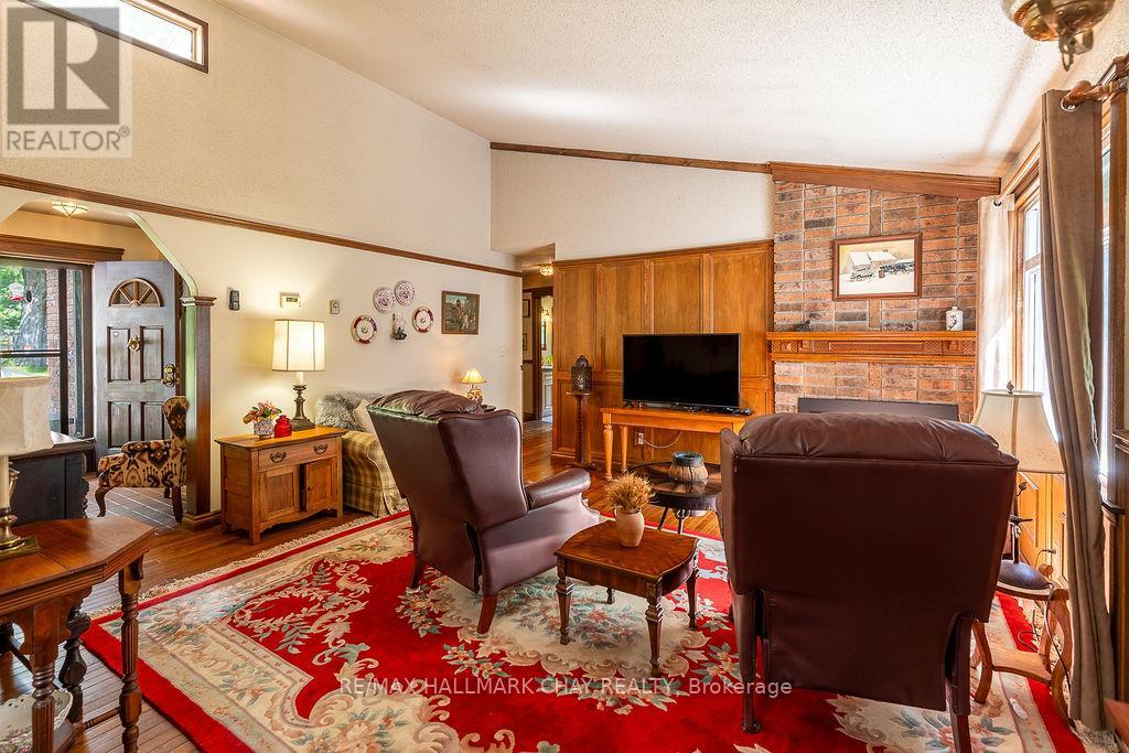 3204 VASEY ROAD - 8