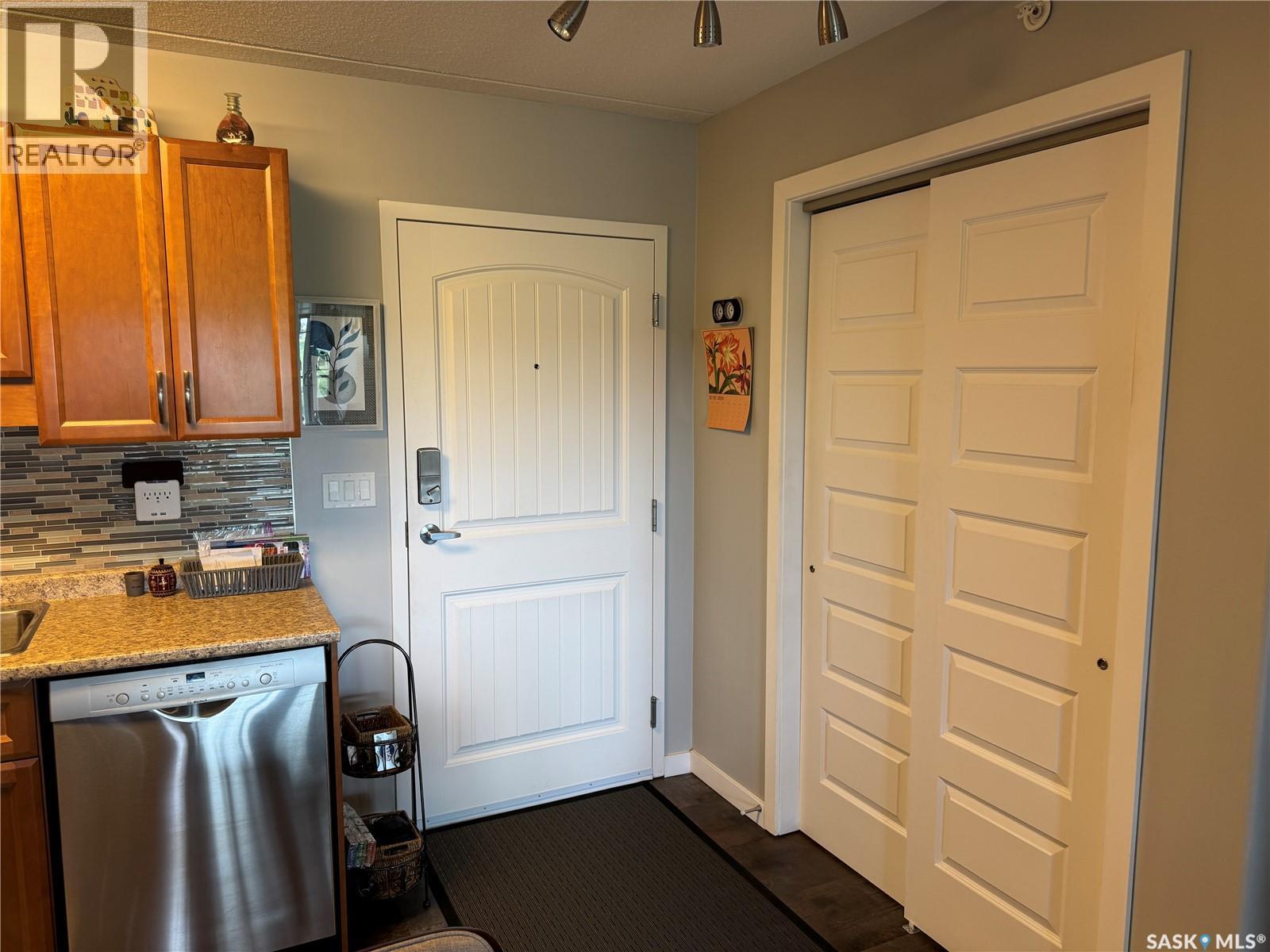 201 135 Beaudry CRESCENT — photo 6