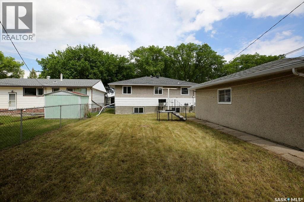 1046 Lindsay STREET - photo 2