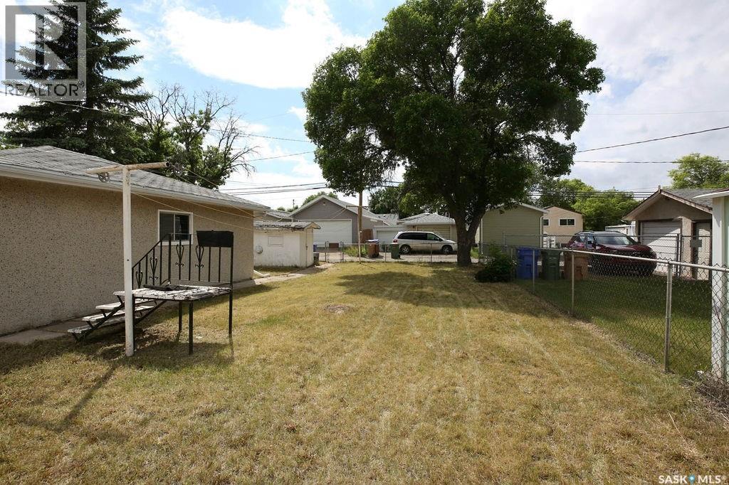 1046 Lindsay STREET — photo 29