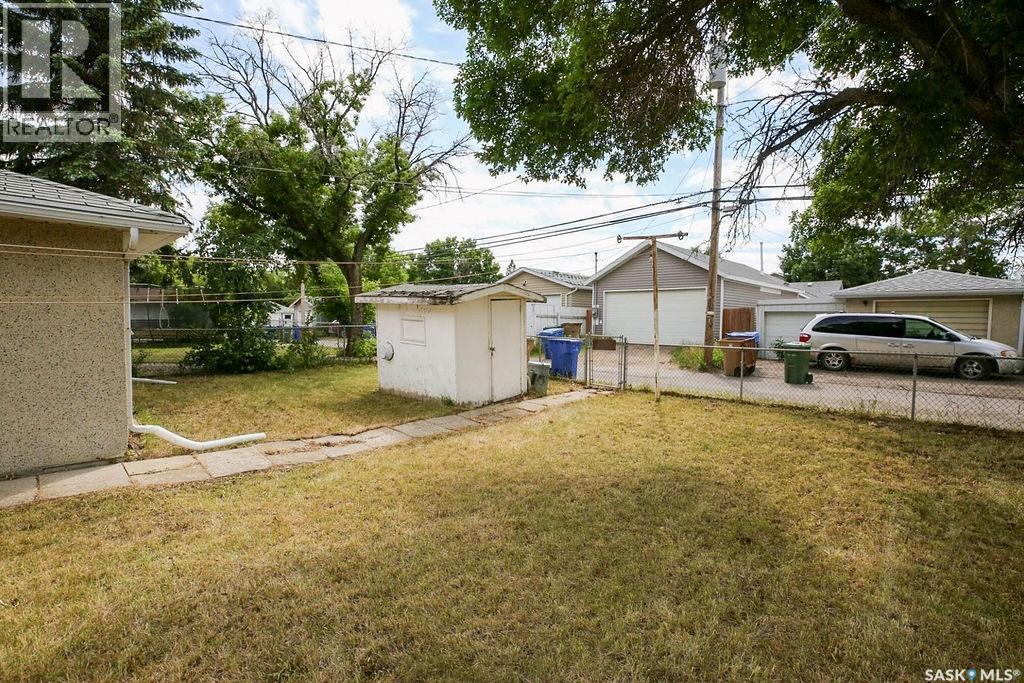 1046 Lindsay STREET — photo 30
