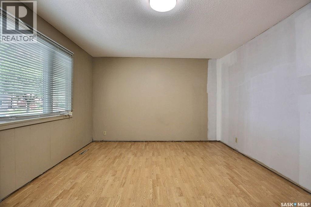 1046 Lindsay STREET - photo 5