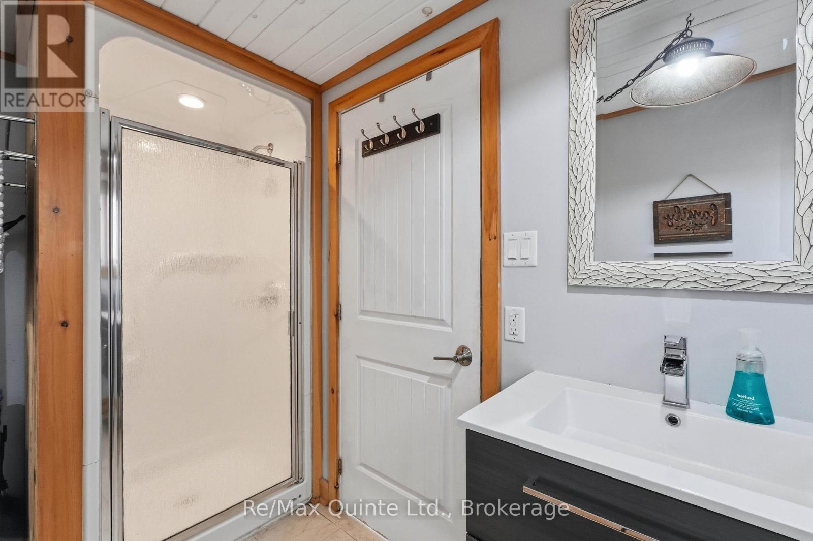 203 FARADALE DRIVE - 16