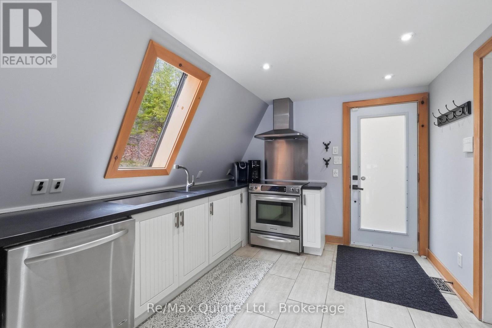 203 FARADALE DRIVE - 8