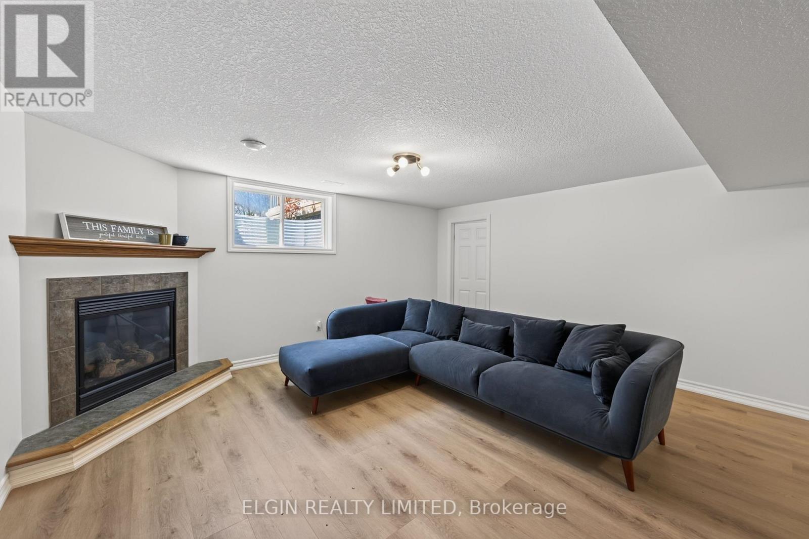 34 PEAR TREE AVENUE - 30