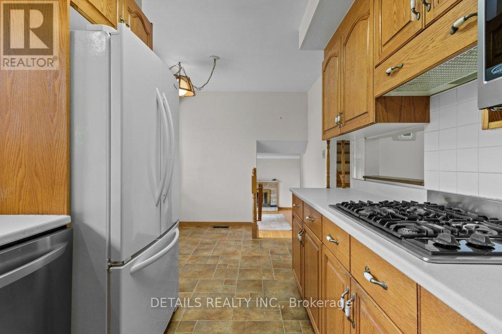 899 PERCY CRESCENT - 11