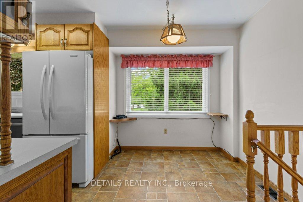 899 PERCY CRESCENT - 12