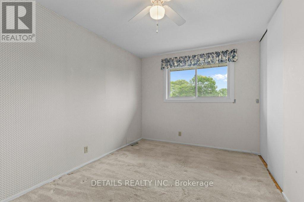 899 PERCY CRESCENT - 22