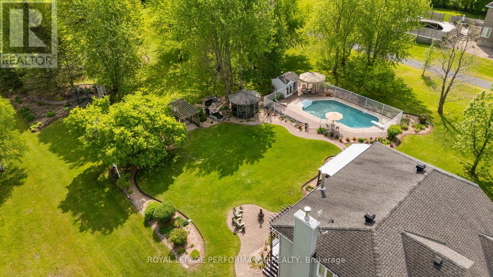 882 DU CASTOR ROAD - 38