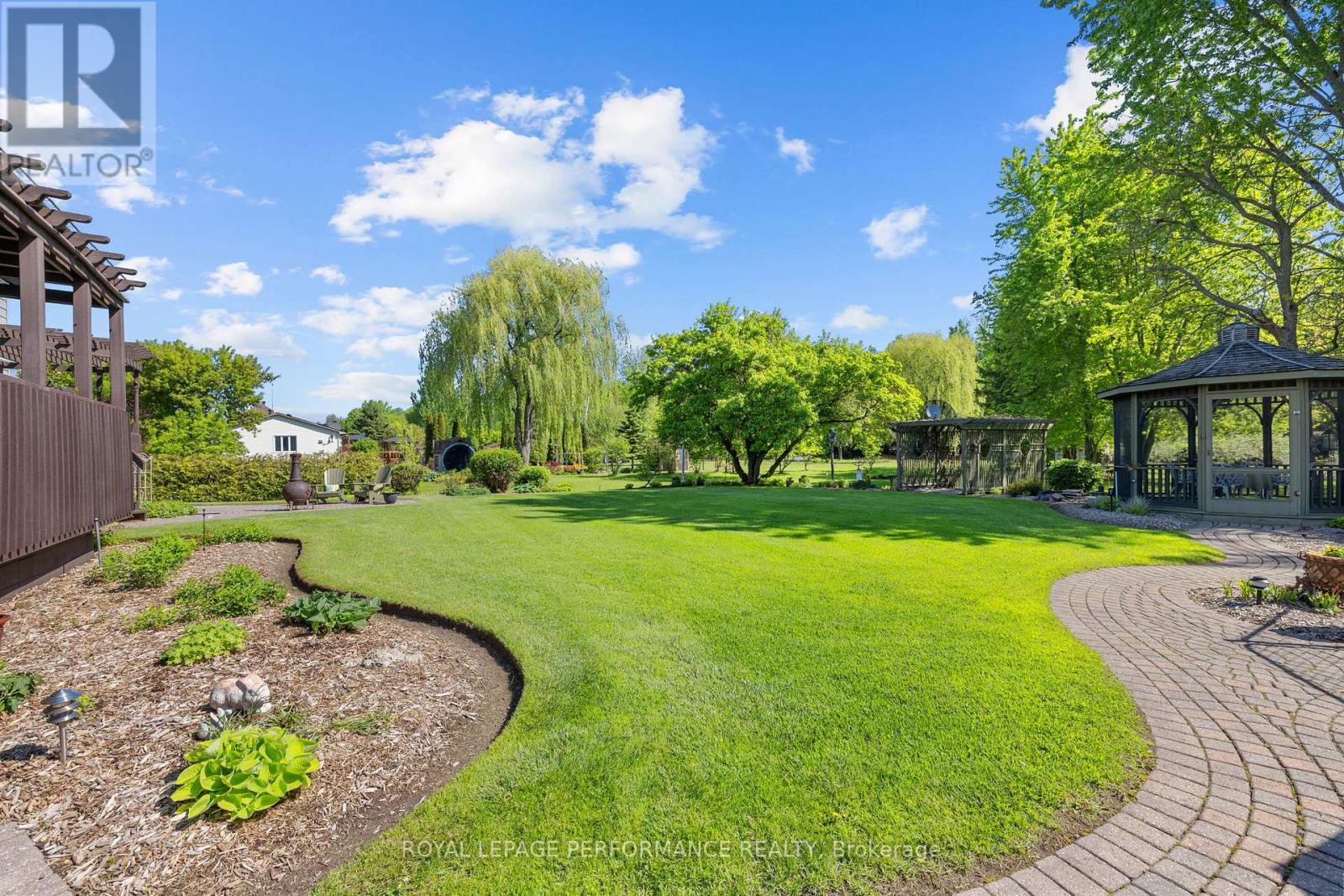 882 DU CASTOR ROAD - 40