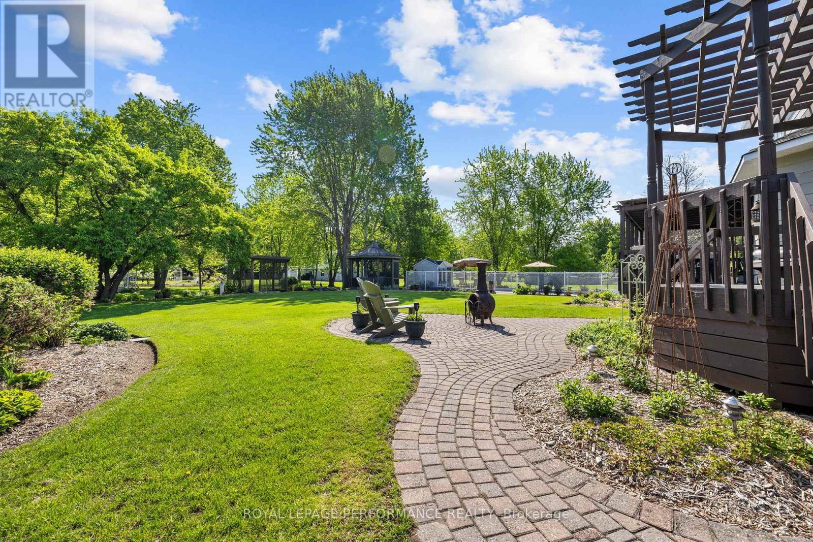 882 DU CASTOR ROAD - 41