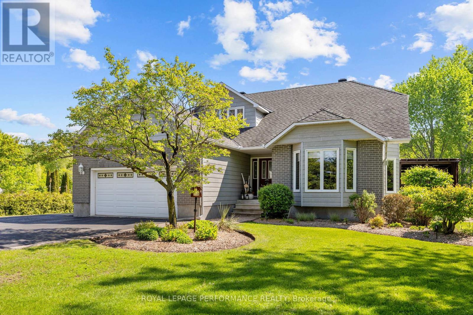 882 DU CASTOR ROAD - 6