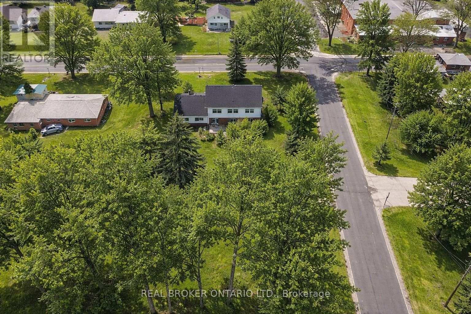 6 FARR AVENUE - 29