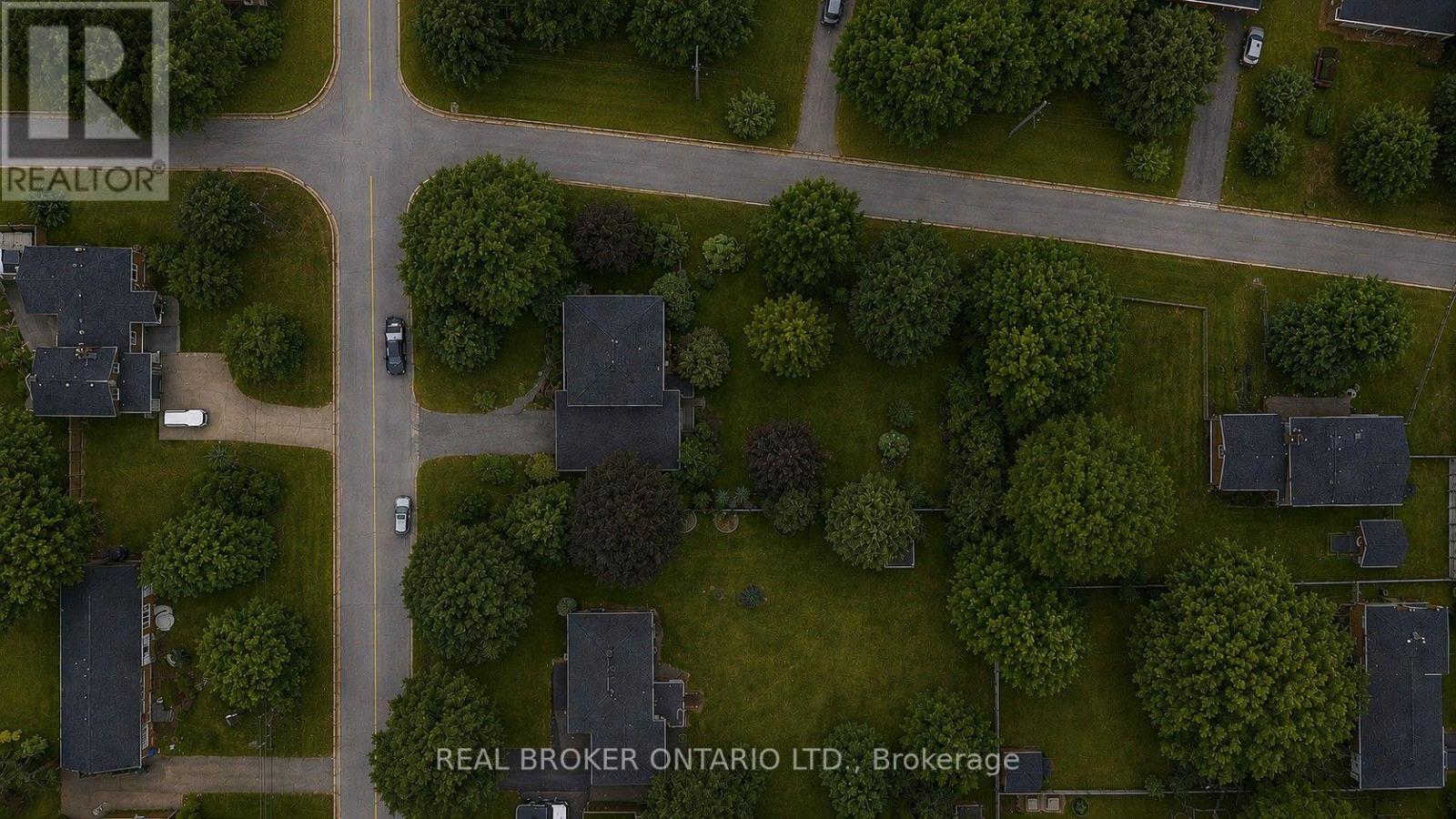 6 FARR AVENUE - 27