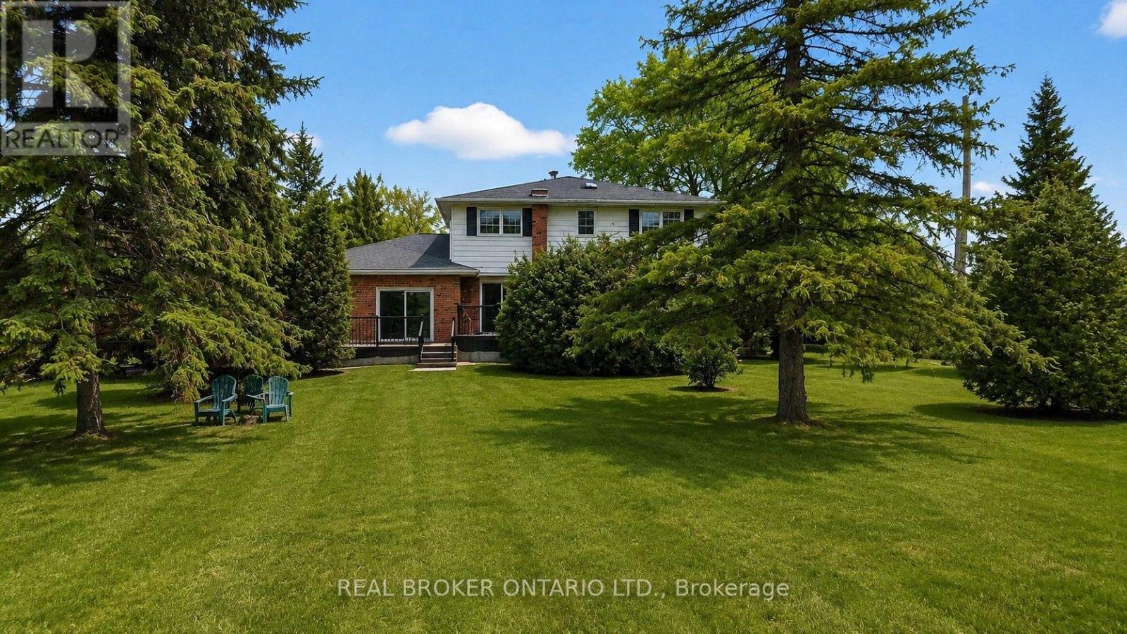 6 FARR AVENUE - 25