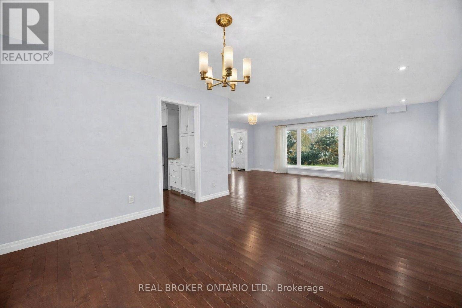 6 FARR AVENUE - 4