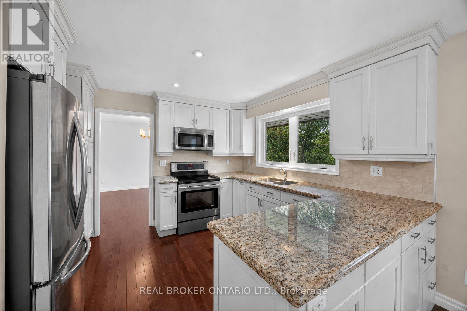 6 FARR AVENUE - 6