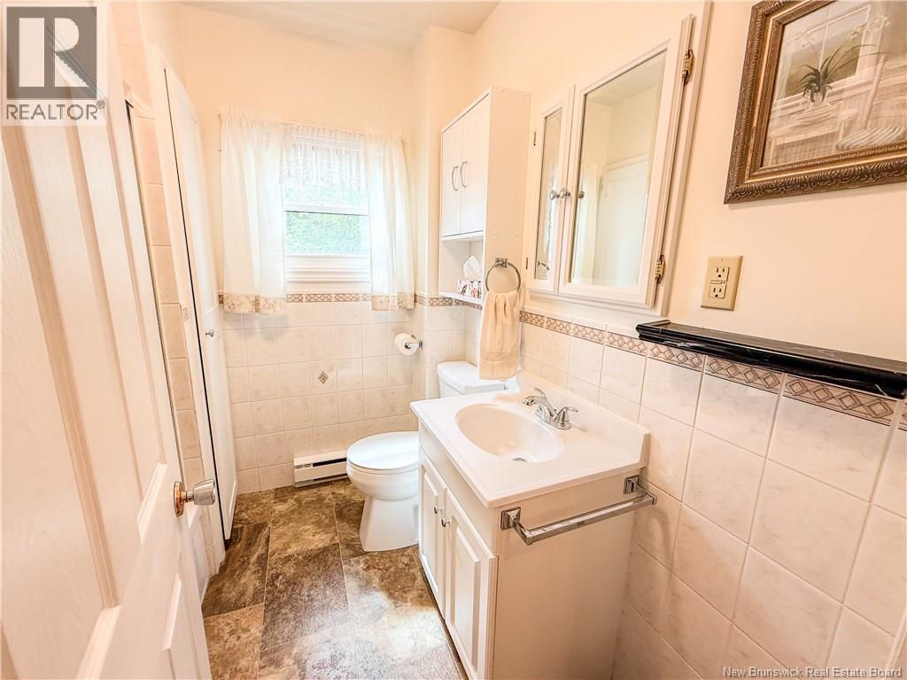 1093 Main Street - 14
