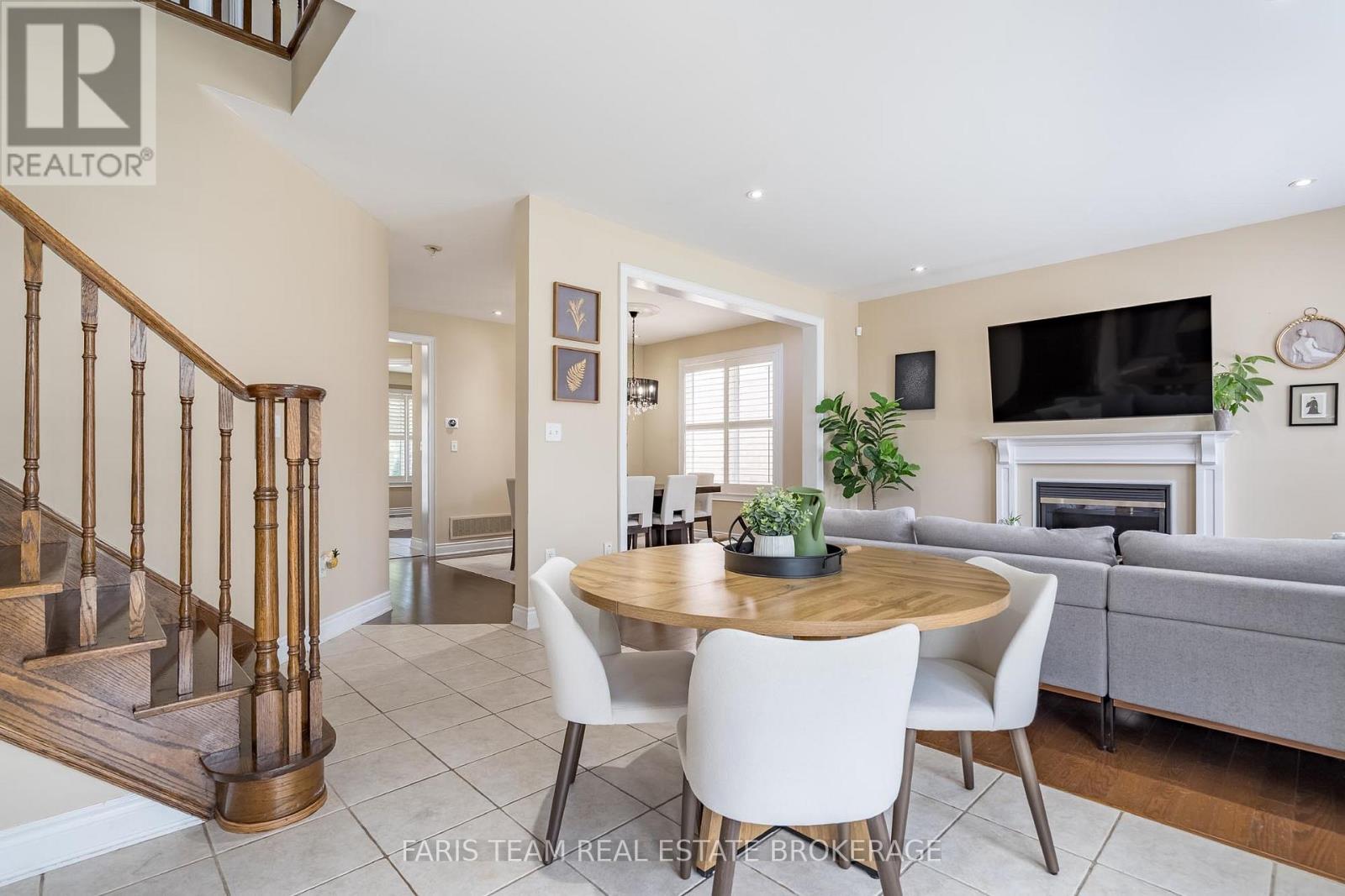 26 KIDD CRESCENT - 12
