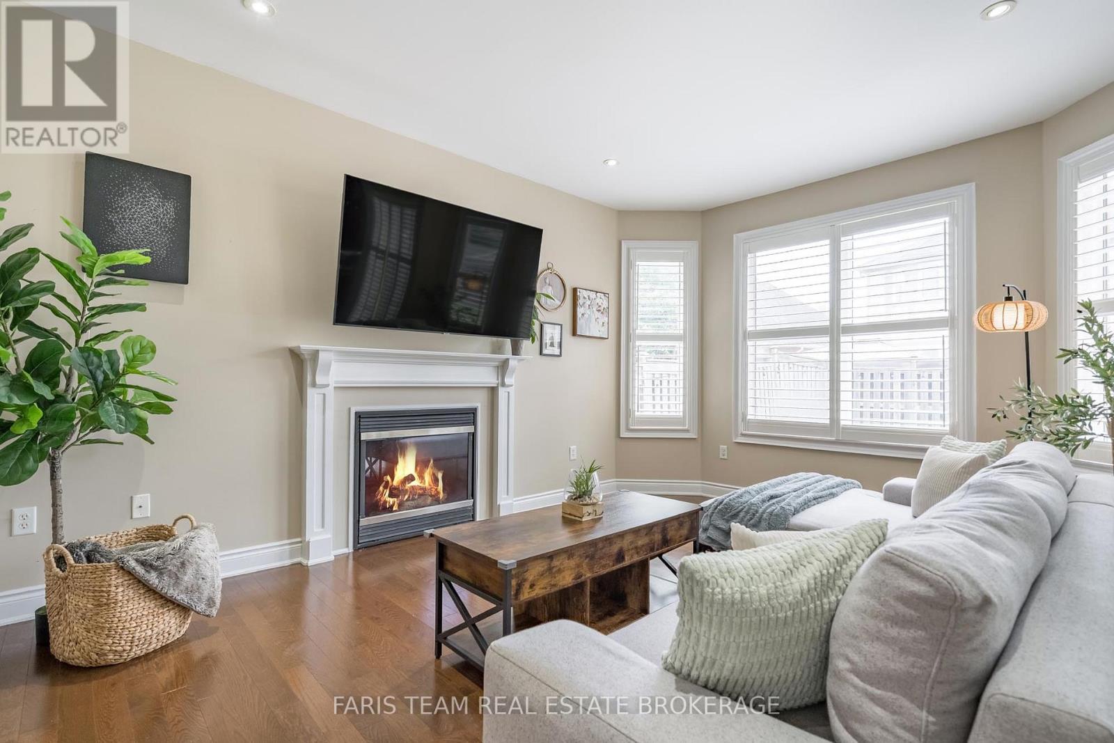 26 KIDD CRESCENT - 16