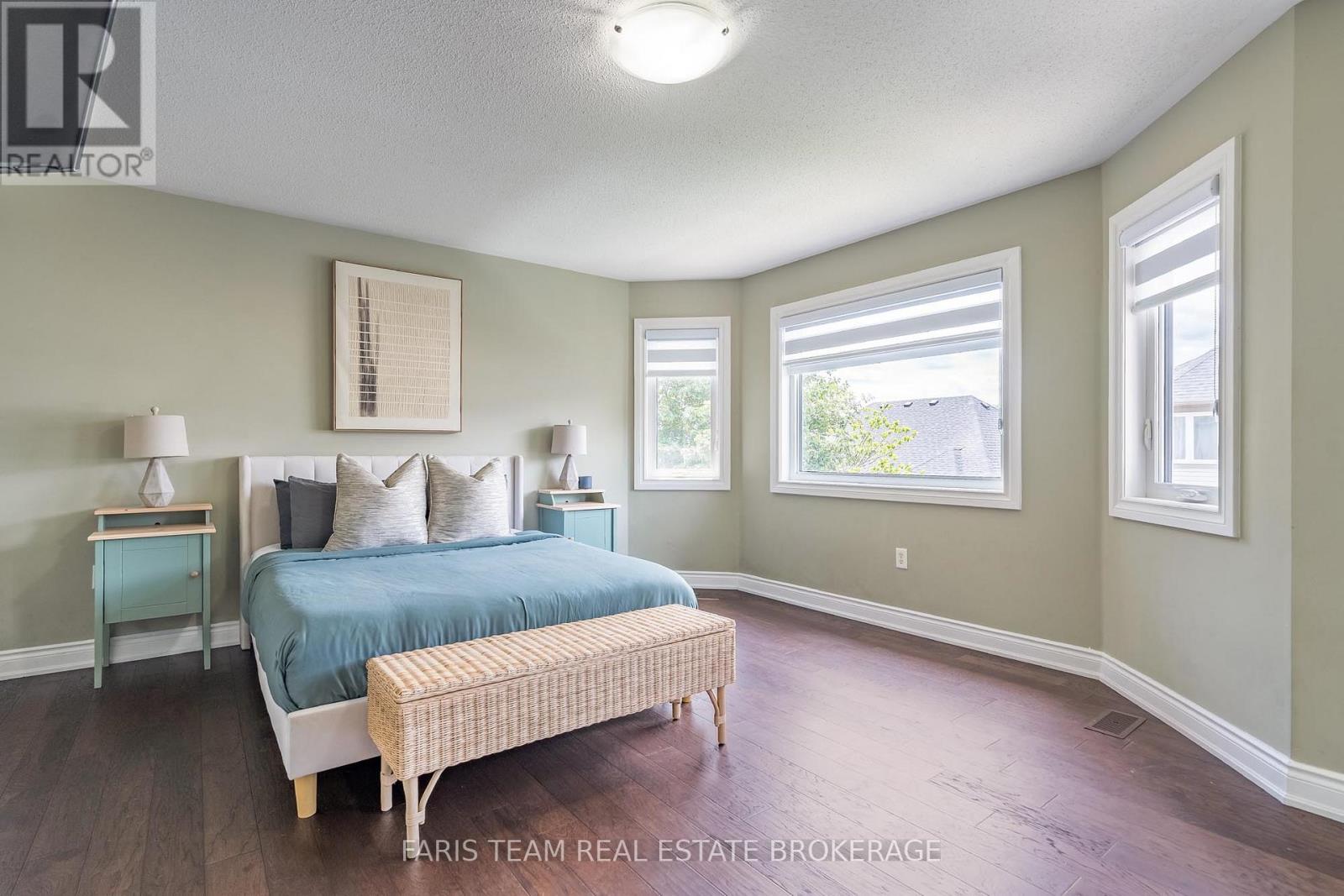 26 KIDD CRESCENT - 22